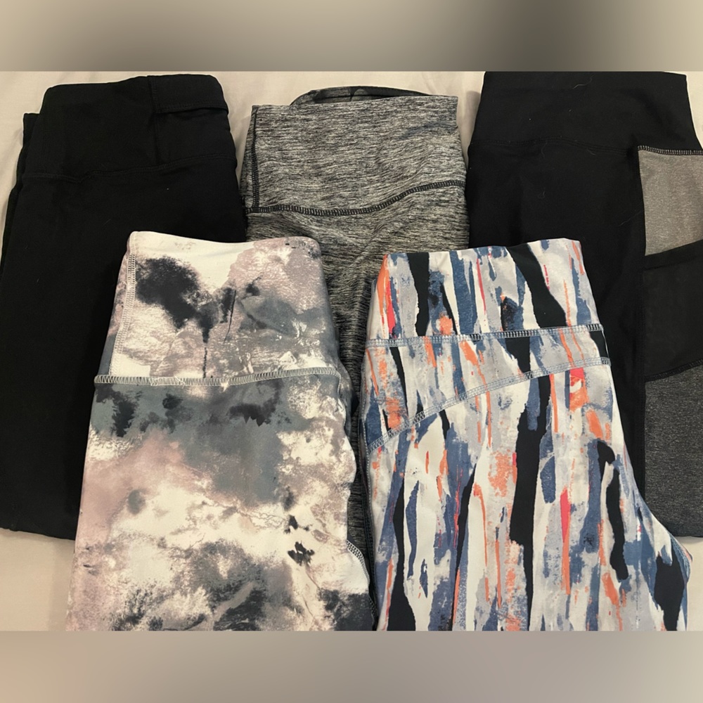 Crop Leggings (5pairs). Size Medium.